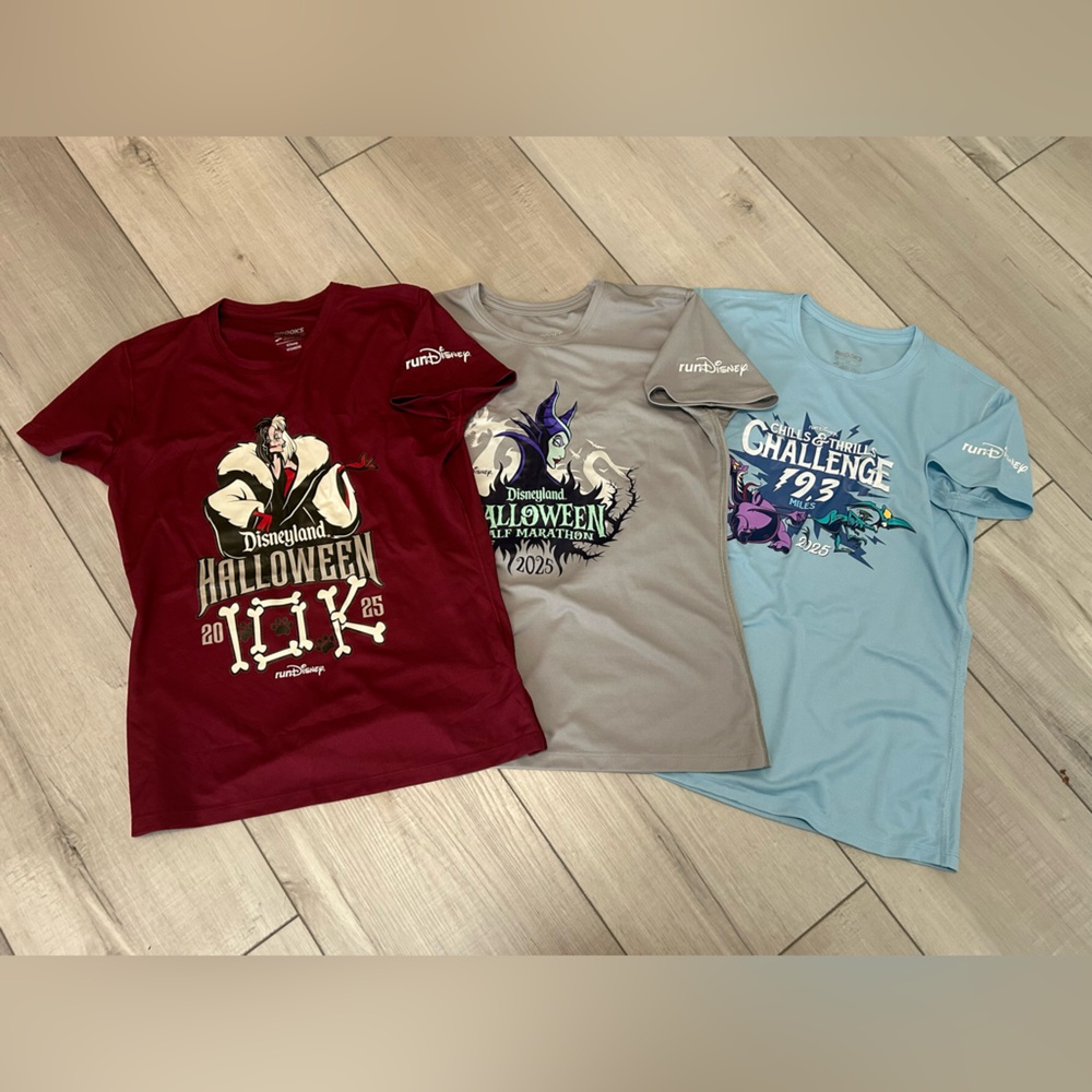 RunDisney Halloween weekend 10k, 1/2 marathon, & 2 co challenge shirt bundle xs